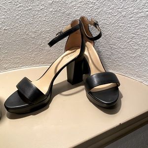 Black Platform Pumps